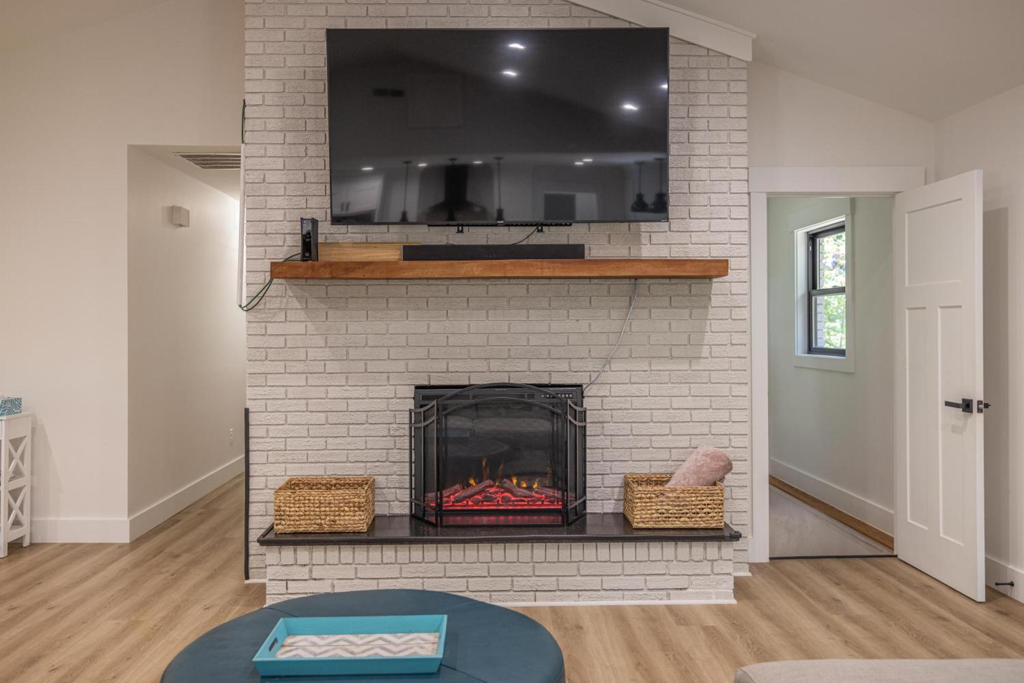 アシュビル Mid-Century Modern Impeccable Remodel With Hot Tubヴィラ エクステリア 写真