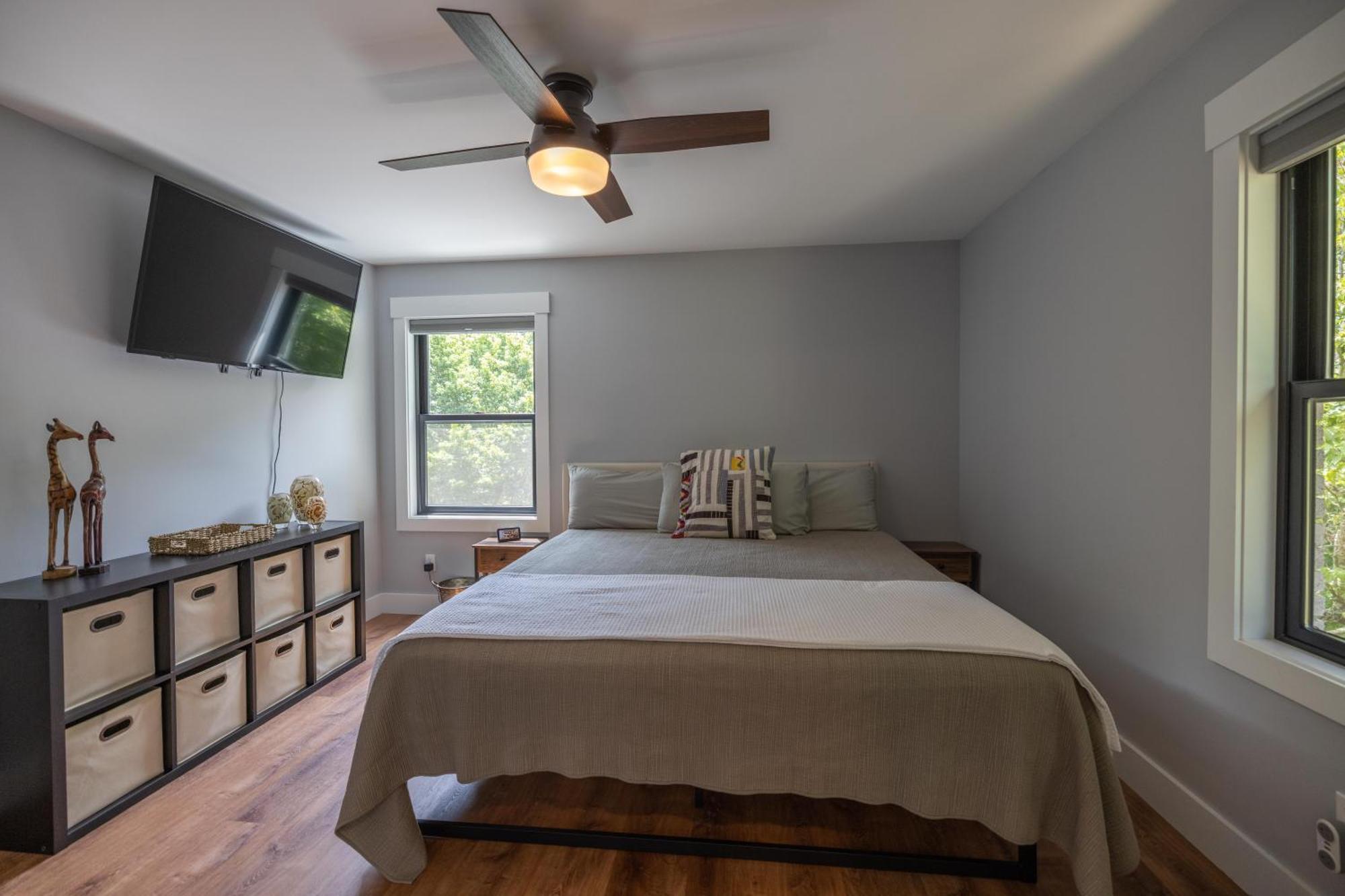アシュビル Mid-Century Modern Impeccable Remodel With Hot Tubヴィラ エクステリア 写真